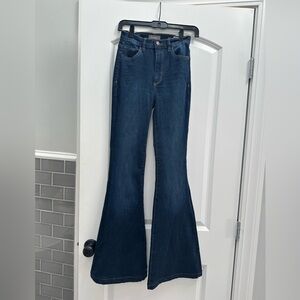 DL1961 Rachel high waist flare jean. Dark color wash called Foster.